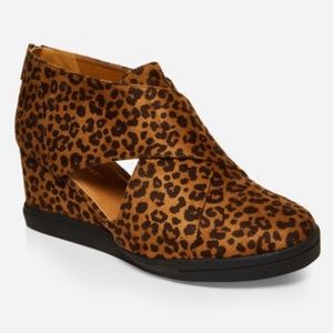 Ashley Stewart Animal Print Wedge Size 11W